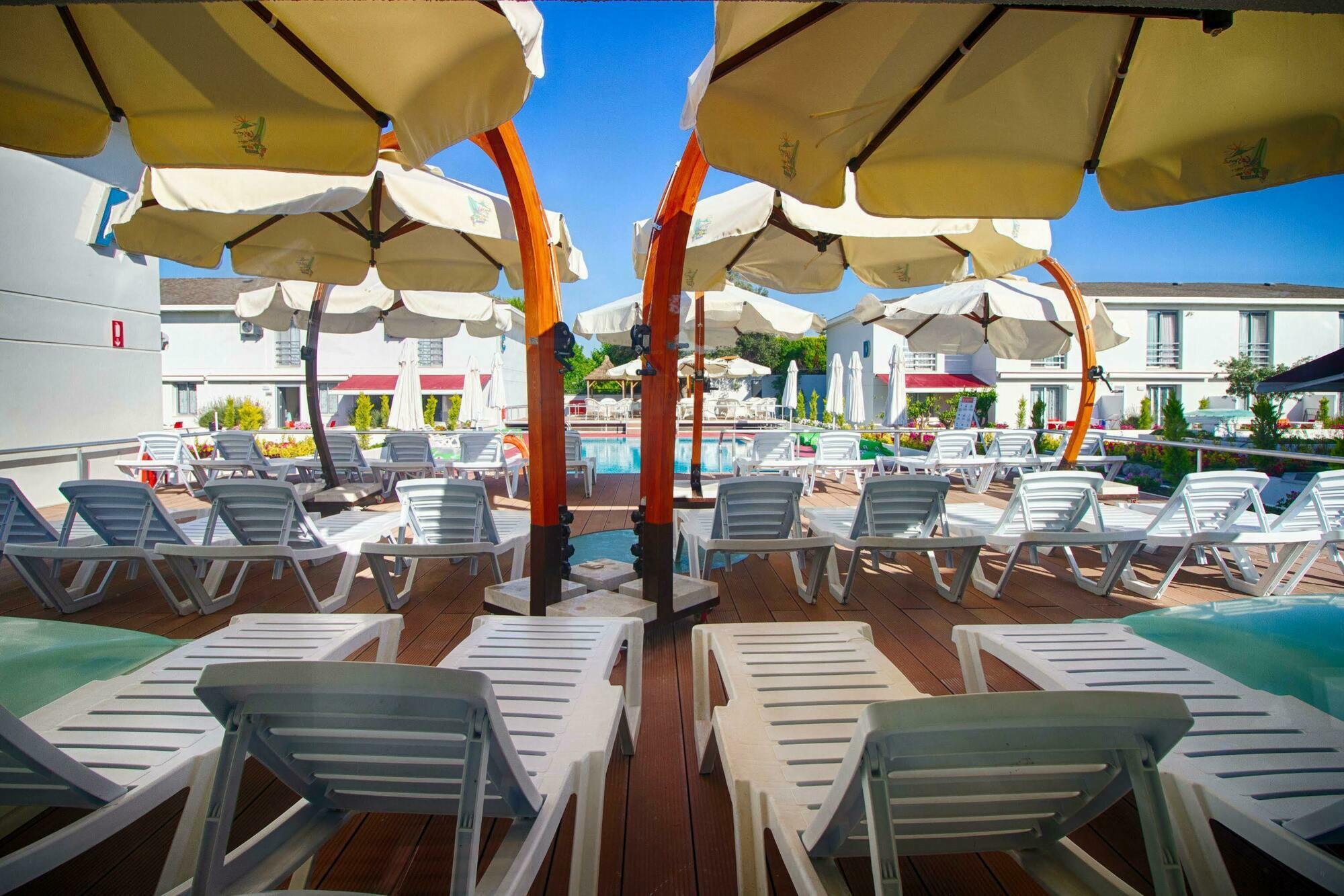 Vela Garden Resort Cesme Bagian luar foto